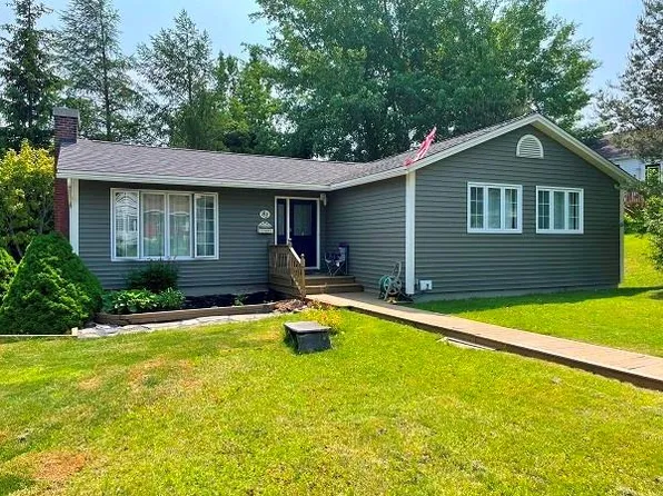 83 Country Road, Corner Brook, NL A2H4M1