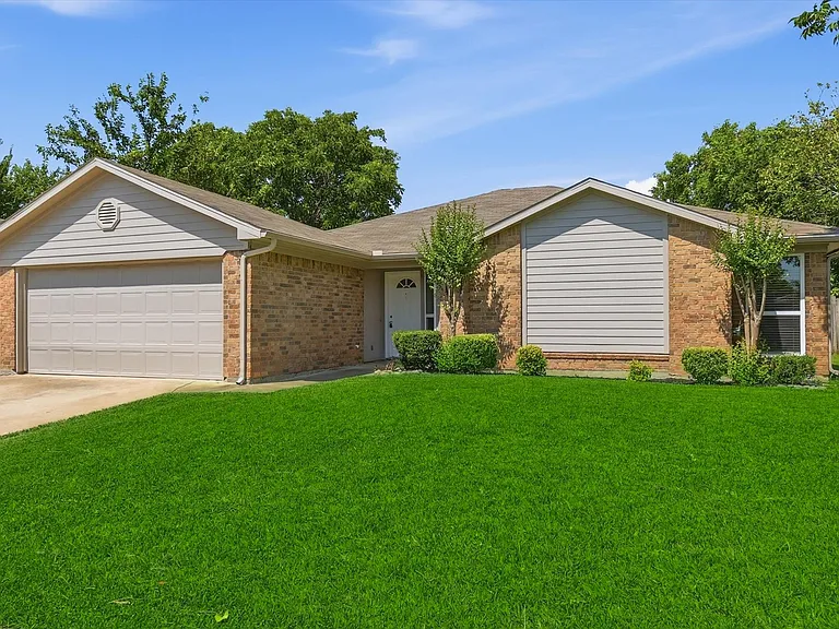 7913 Pebblebrook Dr — Photo 12