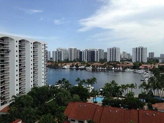 5th image of 3600 Yacht Club Dr APT 1104