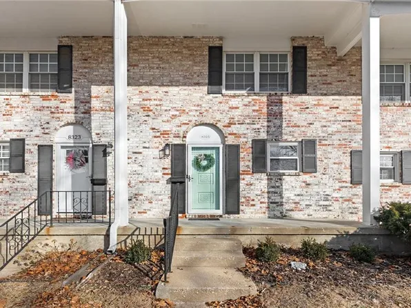 8325 Mackey St, Overland Park, KS 66212
