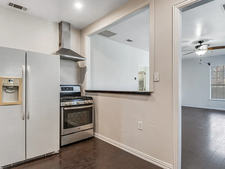 616 Wayne St — Photo 9