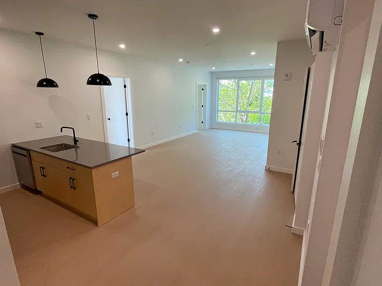 74 Webster St #3D — Photo 1