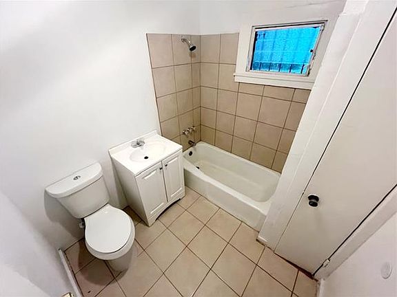 4th image of 906 Oconnor St APT A