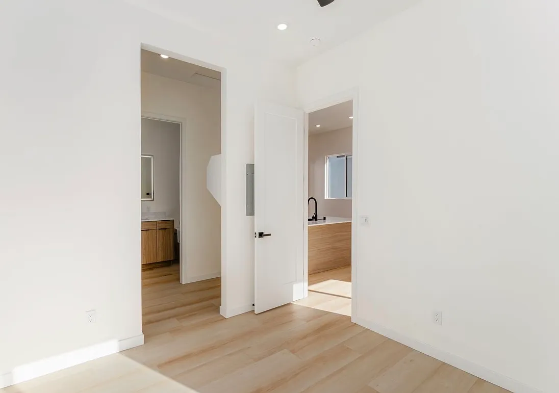 1 bed, 441 sqft, $2,495 — Photo 2