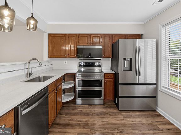5th image of 9262 Chapman Oak Dr