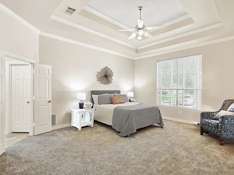 4568 Saint James Dr — Photo 7