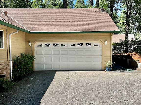 5th image of 122 Sterling Ct
