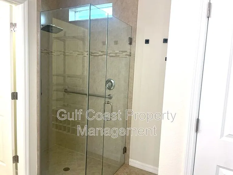 10485 Crooked Creek Dr — Photo 22