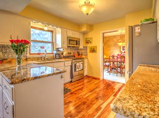 4930 Saxony Ln, Greendale, WI 53129