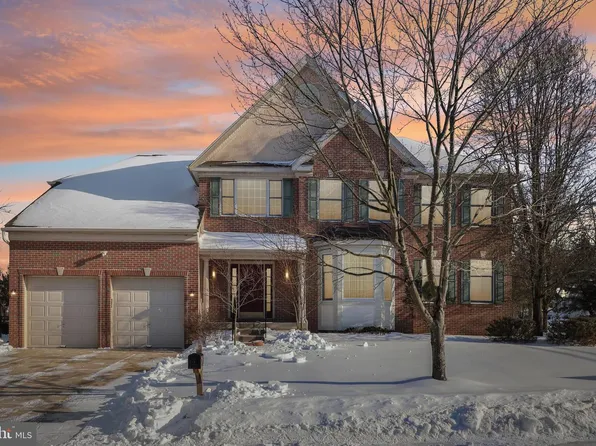 2 Kyle Ct, Mount Laurel, NJ 08054