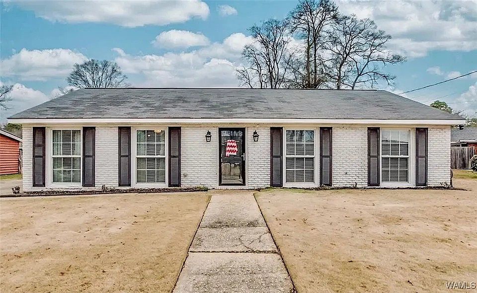 1st image of 19 Parkwood Cir #1