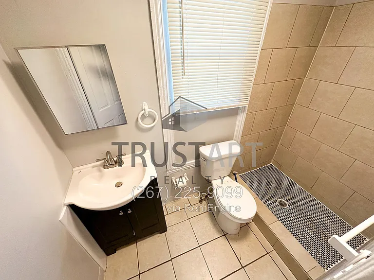 1867 E Wensley St — Photo 10