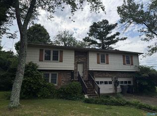 18 Sherwood Dr, Scottsboro, AL 35769
