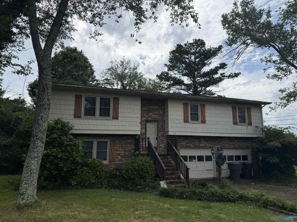 18 Sherwood Dr, Scottsboro, AL 35769