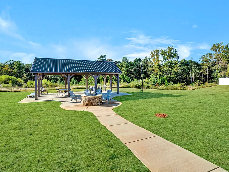 207 Dalmatian Dr — Photo 23