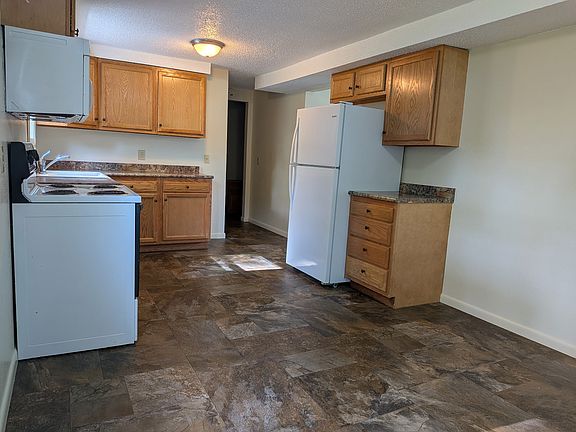 3rd image of 206 1/2 La Choy Dr