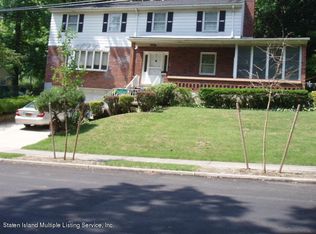 121 Forest Rd, Staten Island, NY 10304