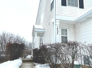 1437 Meadowsedge Ln, Carpentersville, IL 60110