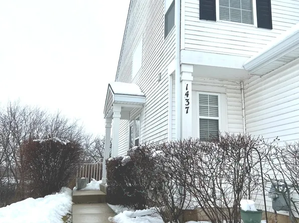 1437 Meadowsedge Ln, Carpentersville, IL 60110