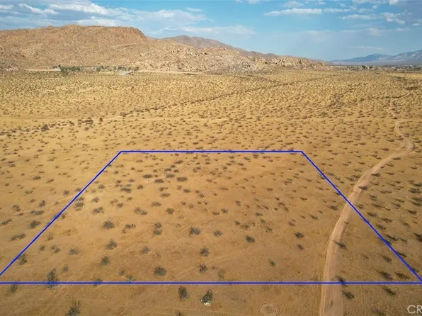 3 Lynn Rd, Apple Valley, CA 92307