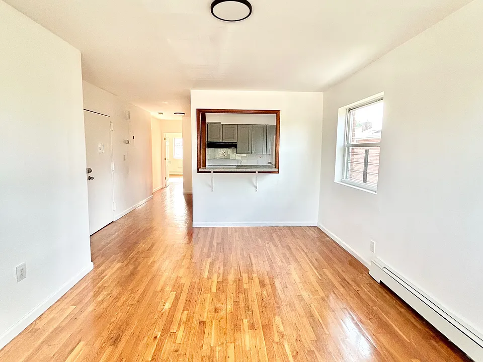 2753 Tenbroeck Ave #3