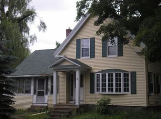 6 Worcester Rd, Hubbardston, MA 01452