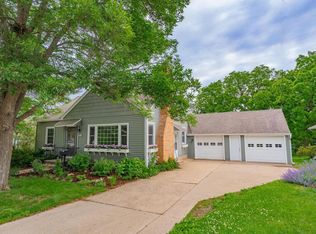 211 Lake St, Mount Horeb, WI 53572