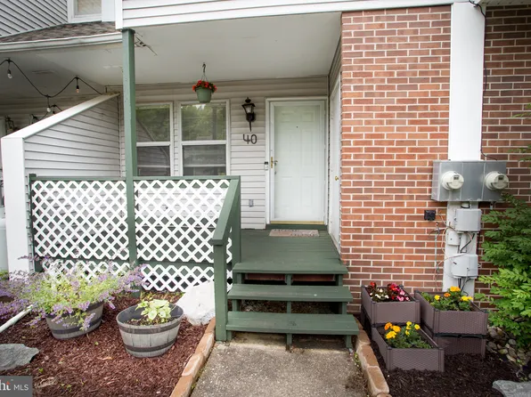 40 Ashley Dr, New Castle, DE 19720