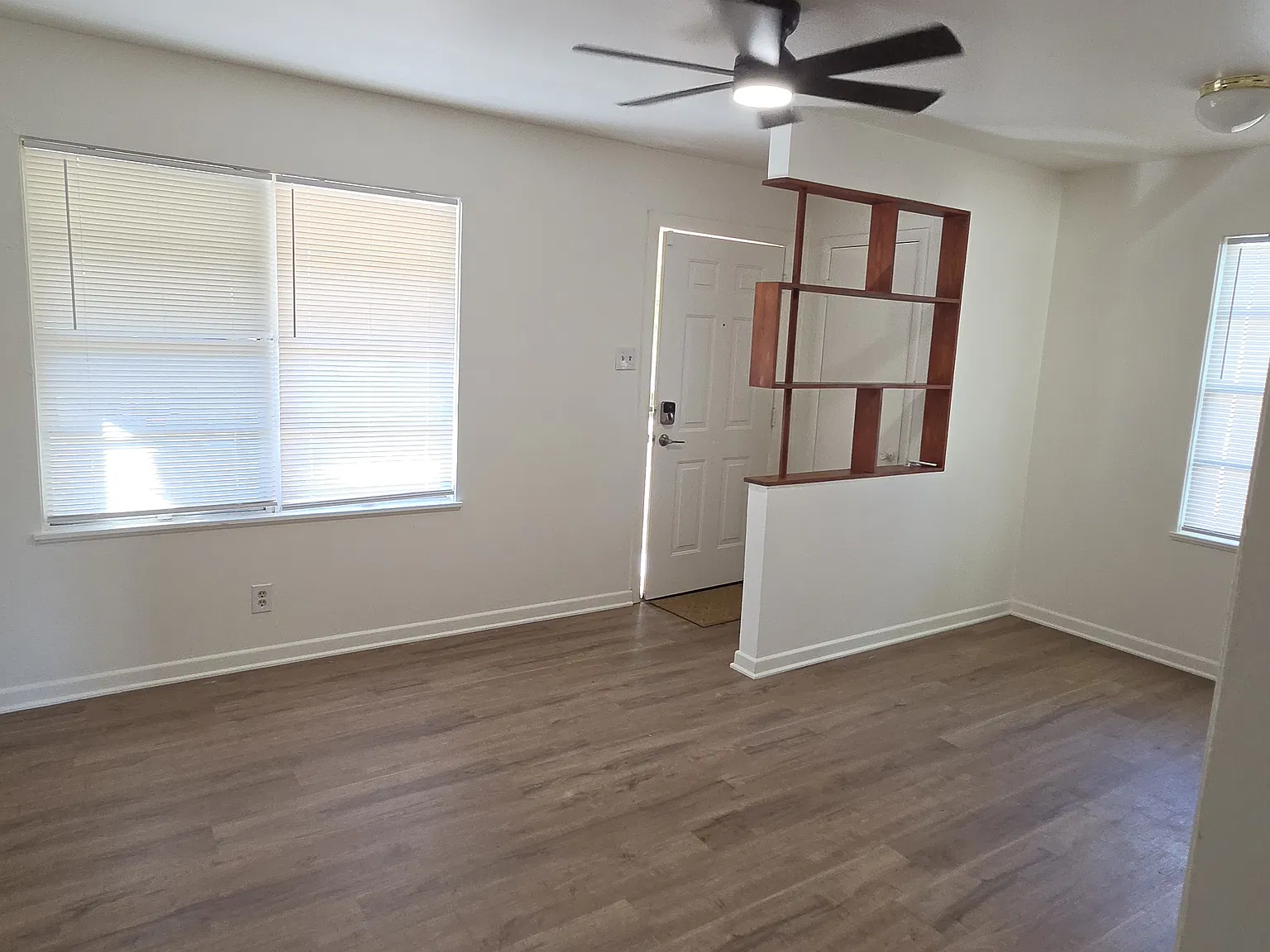 3 bed, 1070 sqft, $2,300 — Photo 2