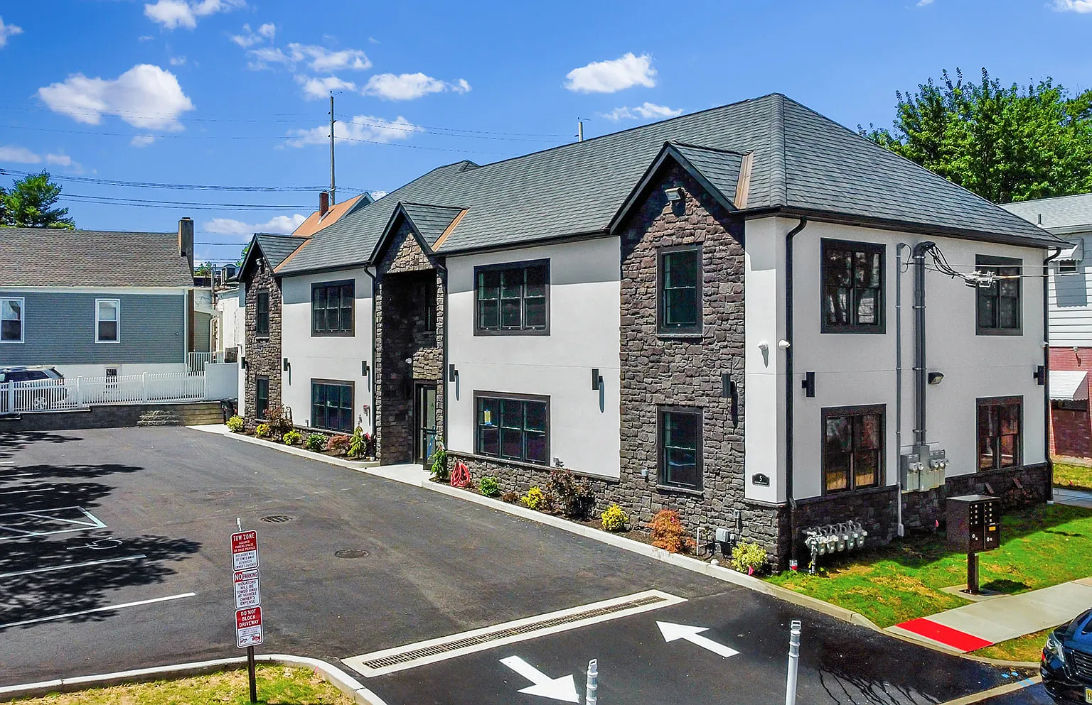 3 bed, $4,500 — Photo 1