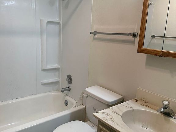 3rd image of 1502 Dakota Dr N #32