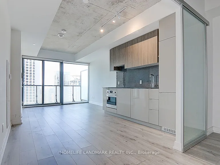 161 Roehampton Ave #2811 — Photo 9