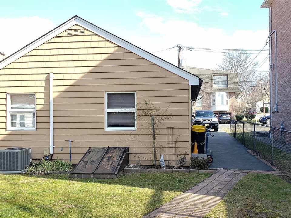 Building Photo 4