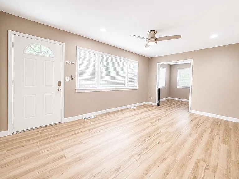3228 S Saint Paul Ave — Photo 4