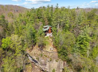 498 Lakeside Dr, Zoe, KY 41397