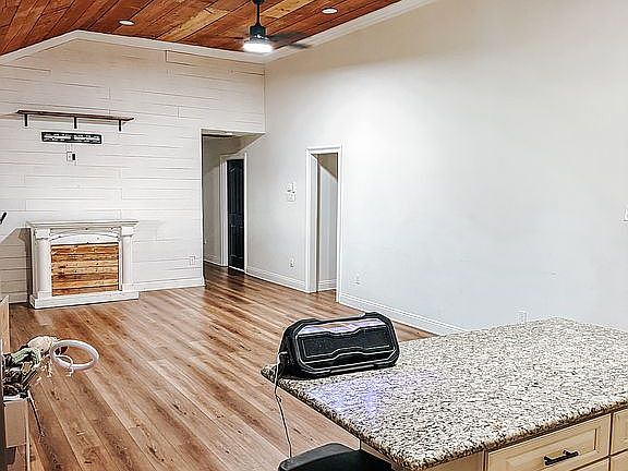 Kitchen/ Living Combo