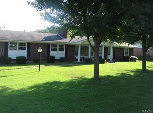 419 Riverview Ln, Saint Charles, MO 63301