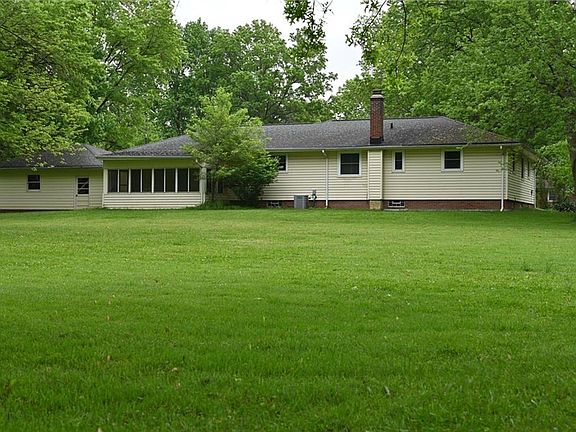 2nd image of 2896 Emerald Lakes Blvd