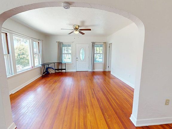3rd image of 318 Braddock Ave #1