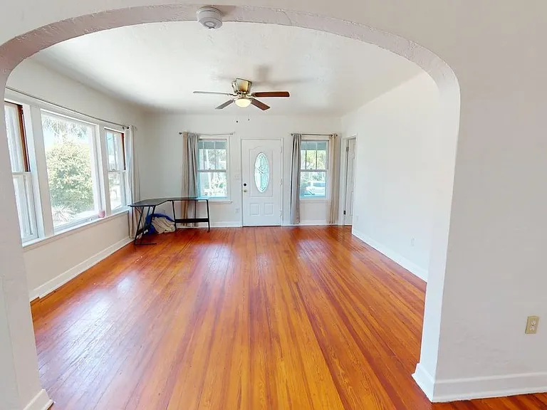 318 Braddock Ave #1 — Photo 3
