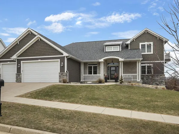 340 South Stone Ridge DRIVE, Lake Geneva, WI 53147