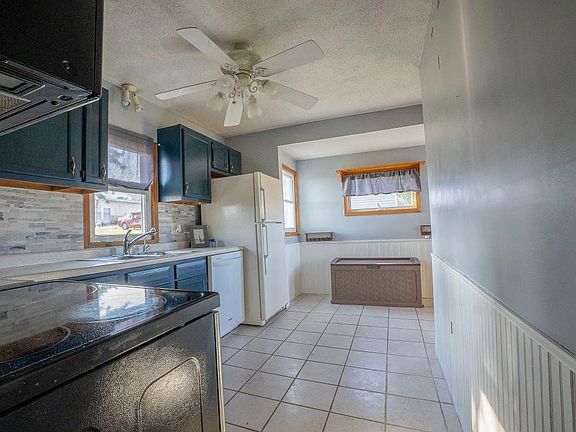 3rd image of 102 Highland St