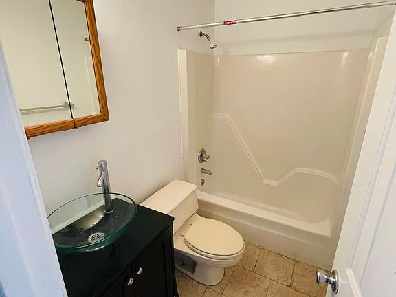 3rd image of 1031 Willingham St