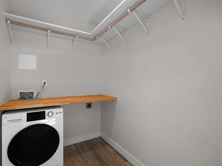 223 SE Thomas St #1 — Photo 15