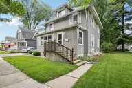 Giles Ave-S1307-001.jpg