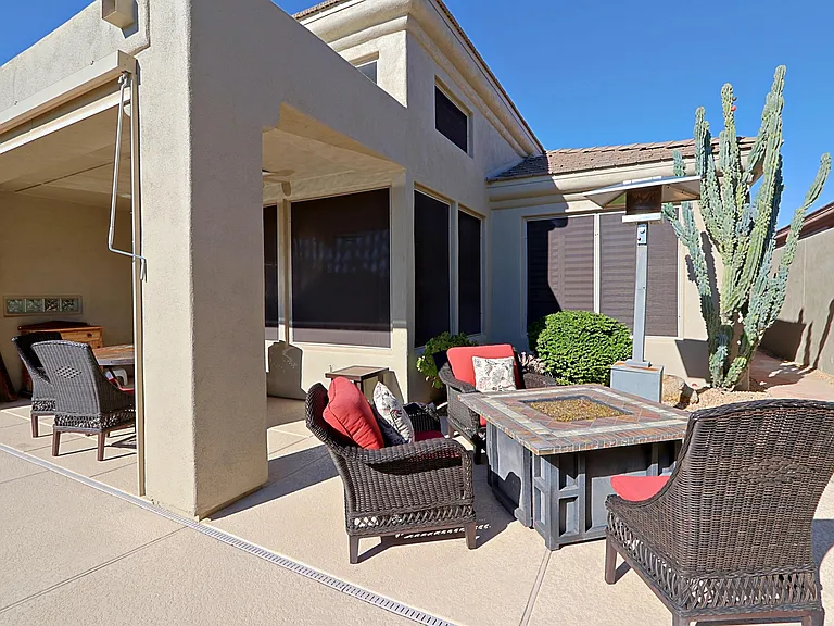 6747 E Eagle Feather Rd — Photo 32
