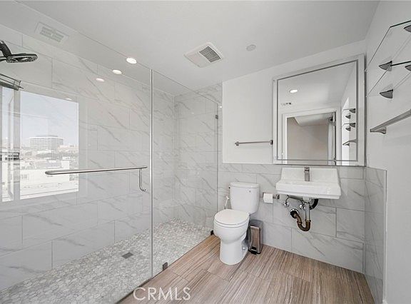 4th image of 2939 Leeward Ave APT 205