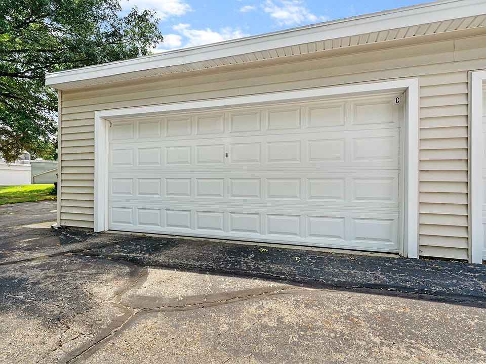 1 garage parking spot (left side)