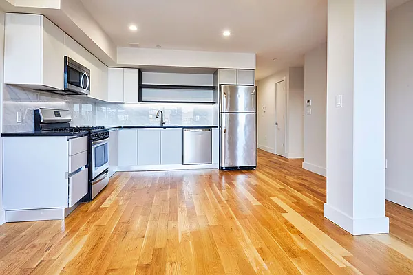 Rented by Lodger Corp | media 10