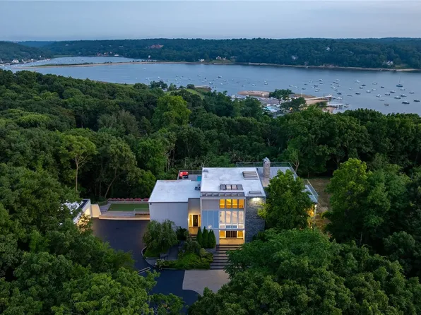 98 Shore Road, Cold Spring Harbor, NY 11724